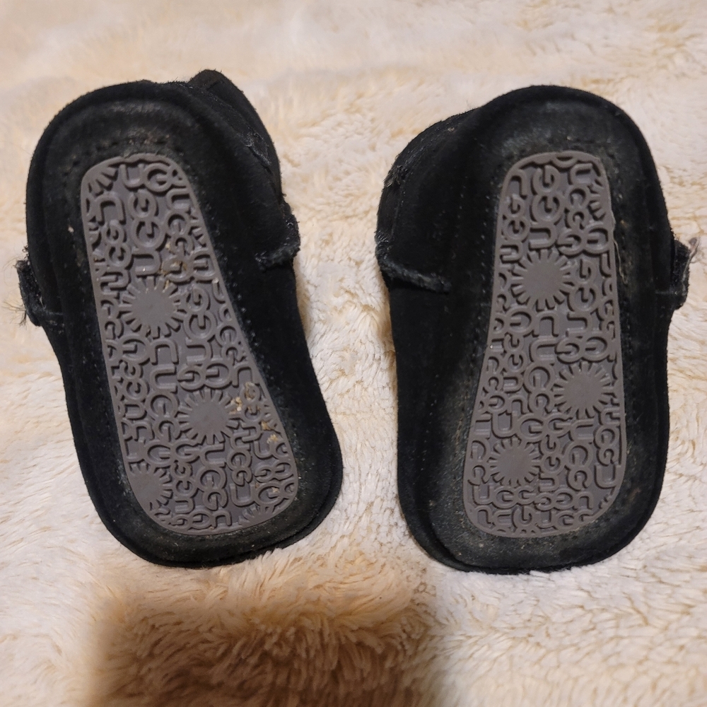 Baby uggs - Picture 2 of 2